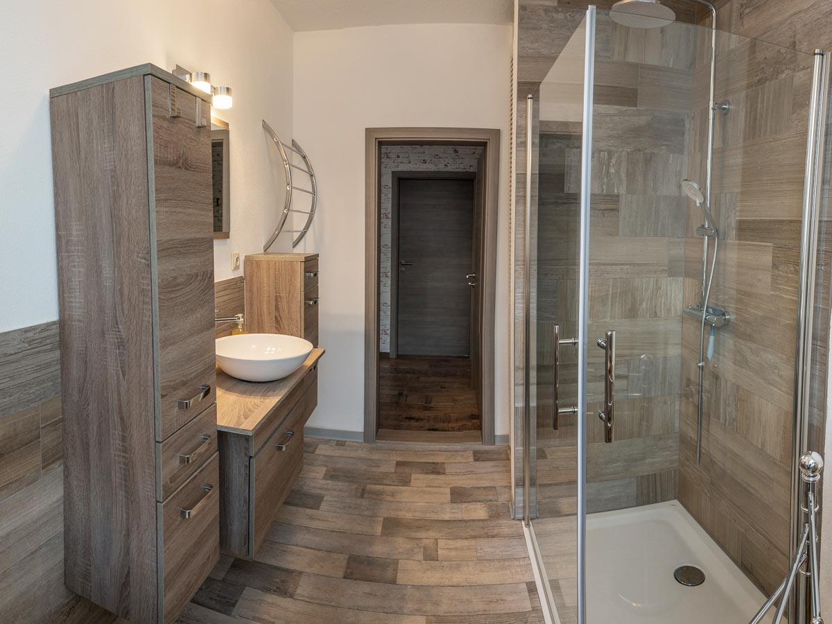 Ferienhaus "Alte Schule" in Reinhardtsdorf - Ferienwohnung 1 - Badezimmer mit Dusche