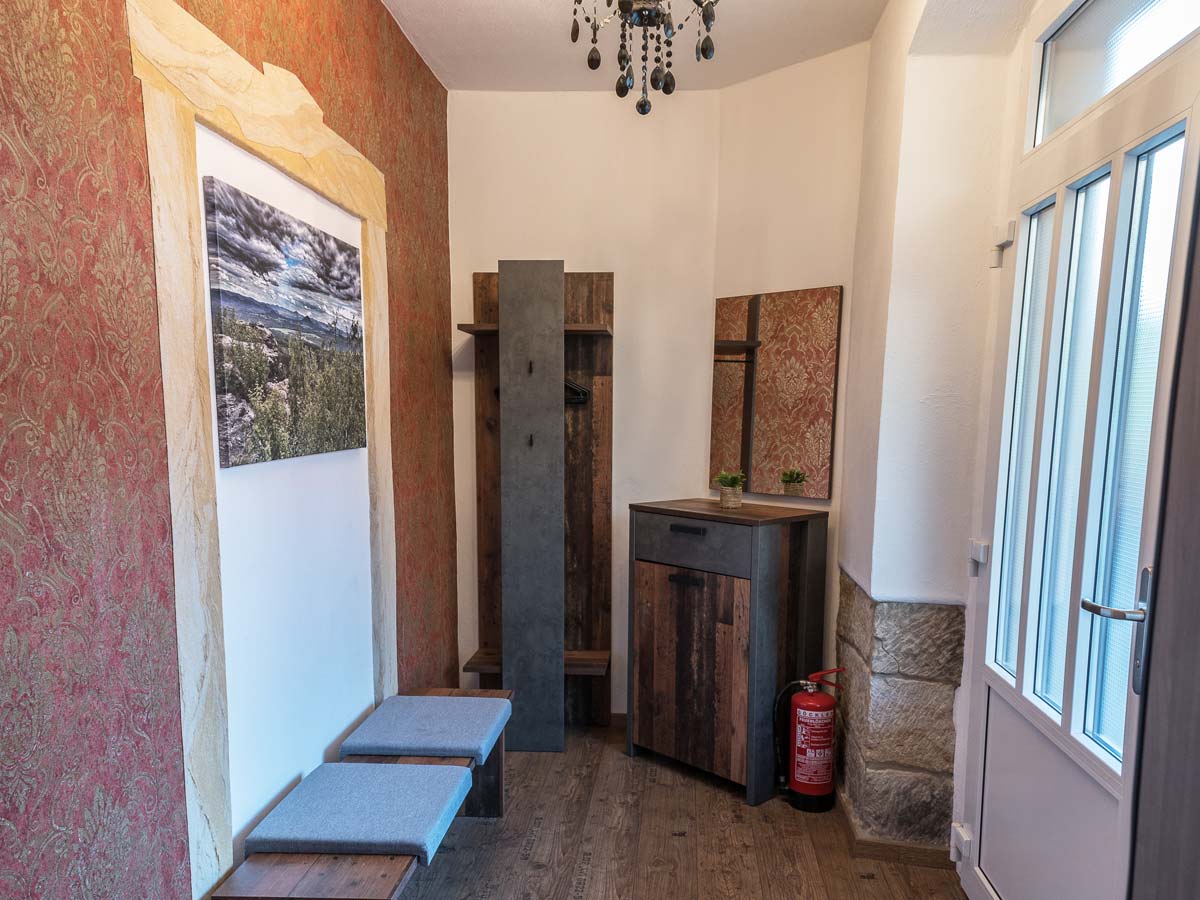 Ferienhaus "Alte Schule" in Reinhardtsdorf - Ferienwohnung 2 - Eingangsbereich