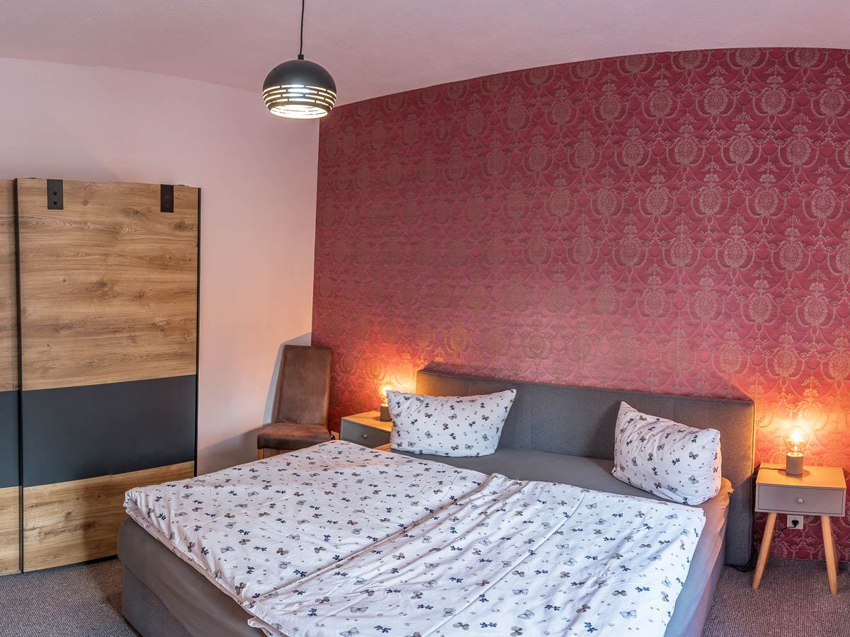 Alte Schule Reinhardtsdorf - Ferienwohnung 3 - Schlafzimmer 1 für zwei Personen